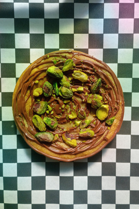 Stuffed pistachio cream cookie